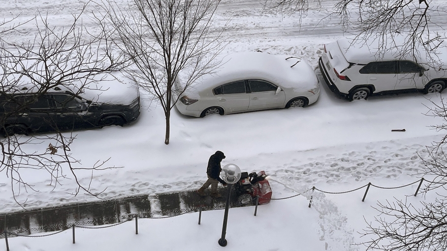 Bão tuyết đổ bộ, gần một nửa nước Mỹ trong tình trạng khẩn cấp