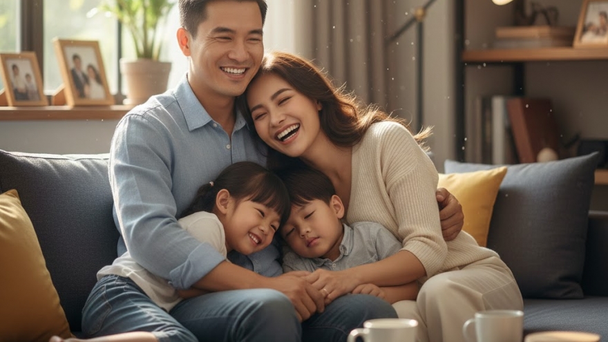 Cãi lời bố mẹ lấy anh bác sĩ nội trú nghèo, tôi nhận cái kết... hạnh phúc