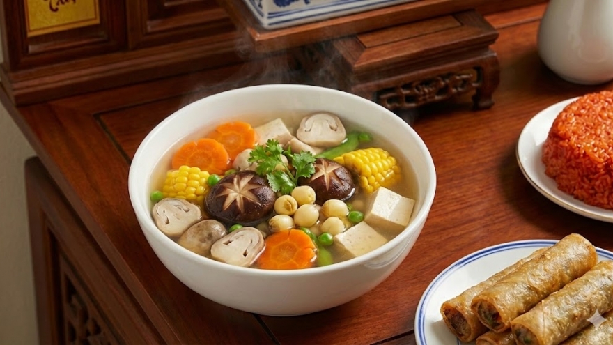 Gợi ý cách nấu món chay: Canh nấm ngũ sắc cho ngày mùng 1 tháng Chạp