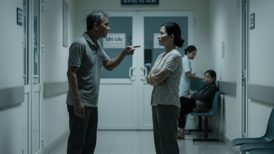 Tôi chỉ trích vợ không chăm mẹ ốm, nhưng khi nghe lý do, tôi chỉ biết câm lặng