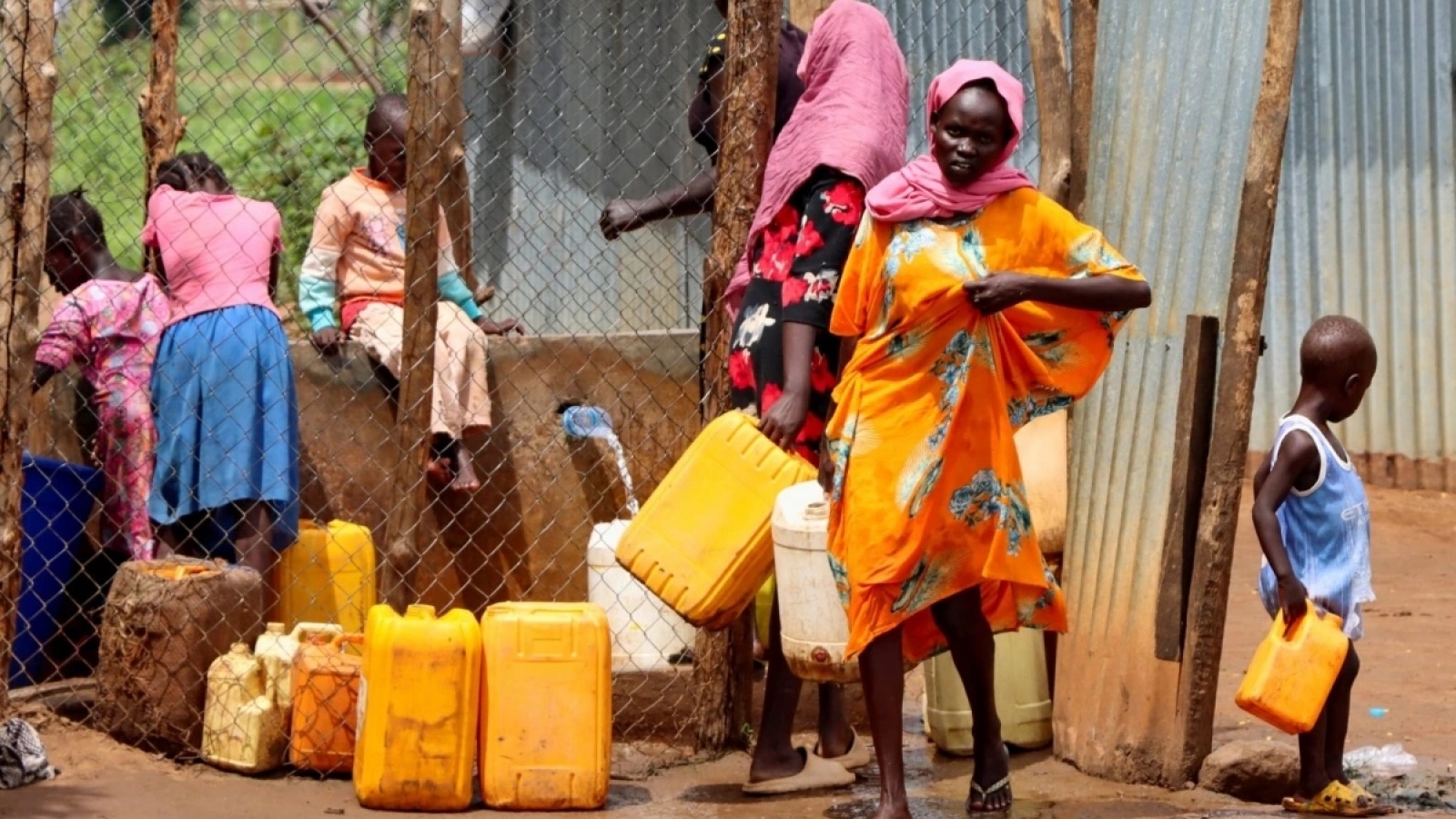 Xung đột bùng phát tại Nam Sudan khiến hàng trăm nghìn người di tản