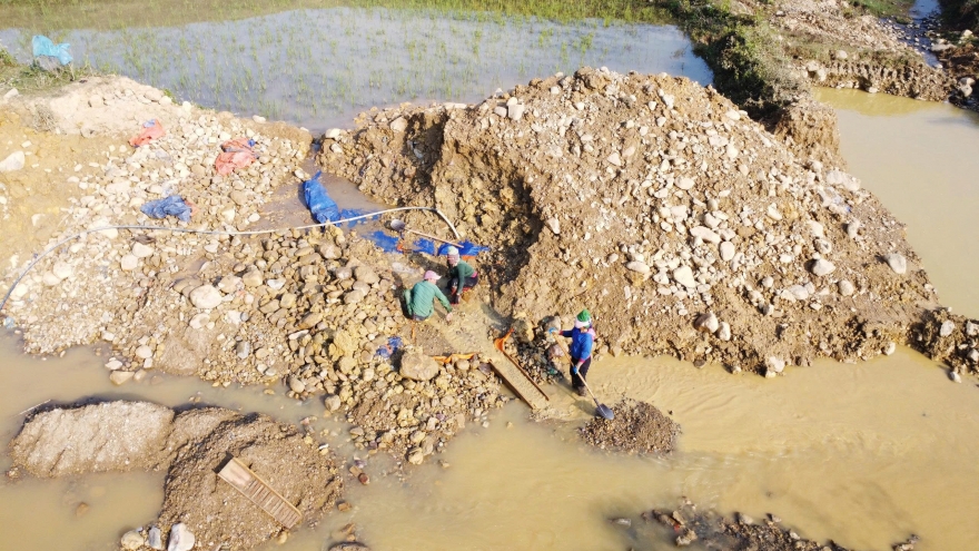 Phát hiện 18 cá nhân có dấu hiệu khai thác khoáng sản trái phép ở Sơn La