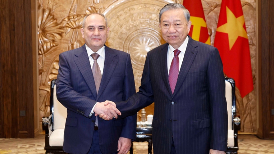 Vietnamese Party leader welcomes New Azerbaijan Party delegation