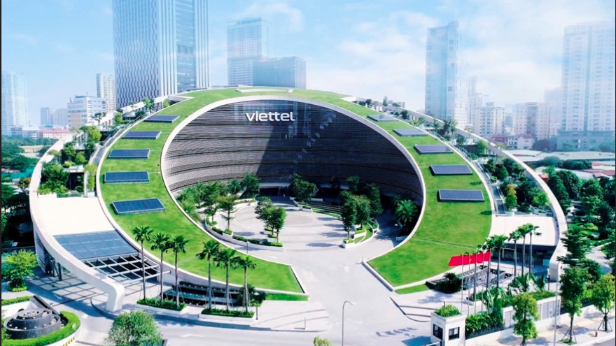 Viettel thu về kỷ lục 220.000 tỷ đồng năm 2025