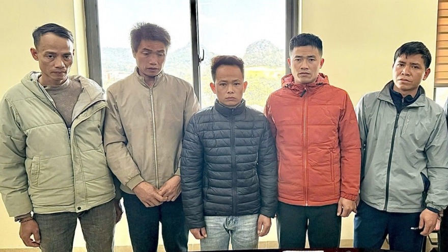 Bắt giữ 10 đối tượng đánh bạc bằng hình thức chơi xóc đĩa