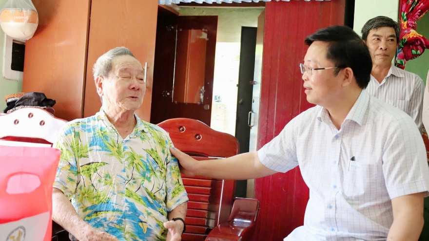 Chăm lo Tết cho người nghèo, gia đình hoàn cảnh khó khăn ở vùng núi Đà Nẵng