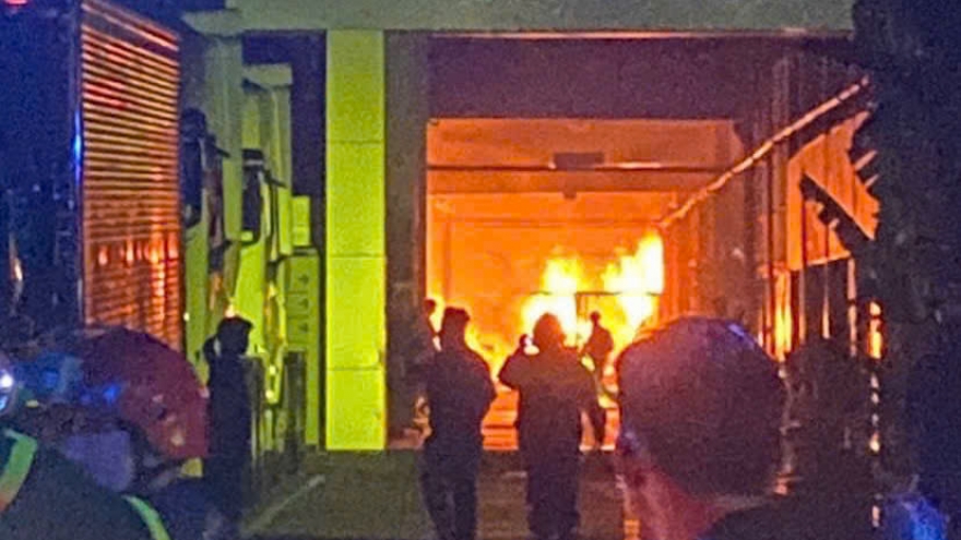 Cháy tại công ty phụ tùng ô tô ở TP.HCM, nhiều tài sản bị thiệt hại