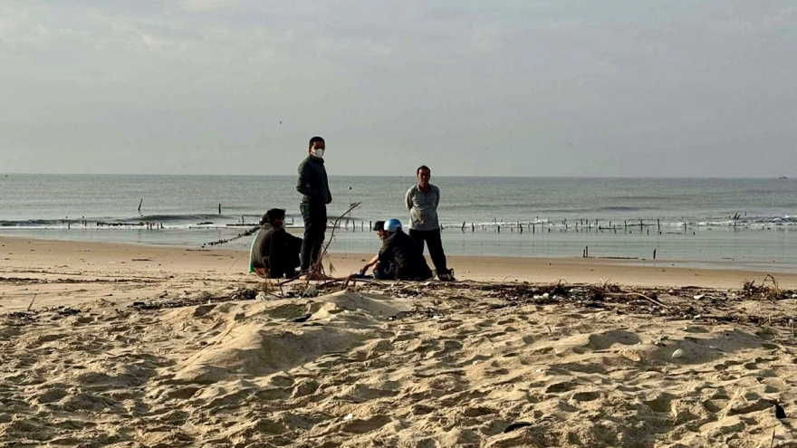 Tìm thấy thi thể thuyền viên mất tích ở cửa cảng La Gi, Lâm Đồng