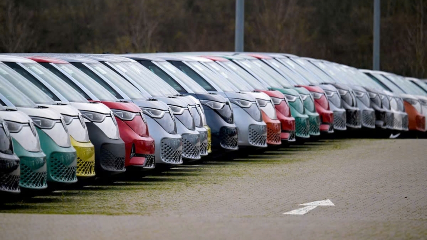 Vì sao châu Âu dự kiến lùi thời hạn cấm xe xăng đến 2040?