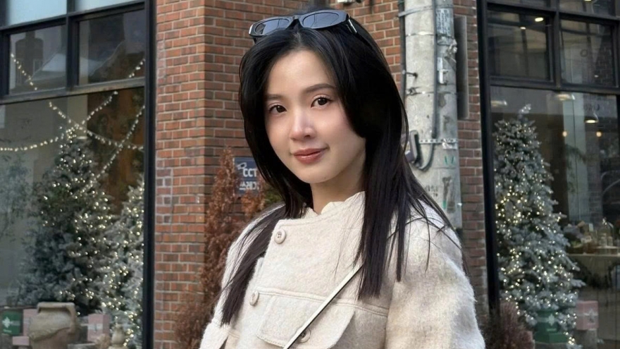 Sao Việt 13/1: Midu xách túi hiệu dạo chơi Hàn Quốc