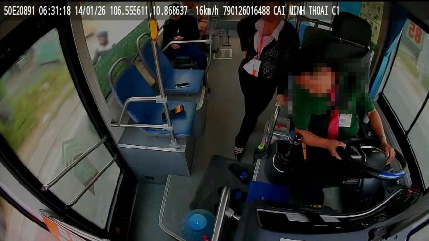 Tài xế xe buýt đột quỵ lúc chở hàng chục hành khách