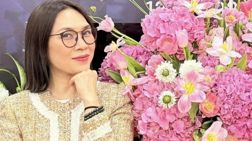 Sao Việt 16/1: Mỹ Tâm tươi trẻ đón tuổi 45