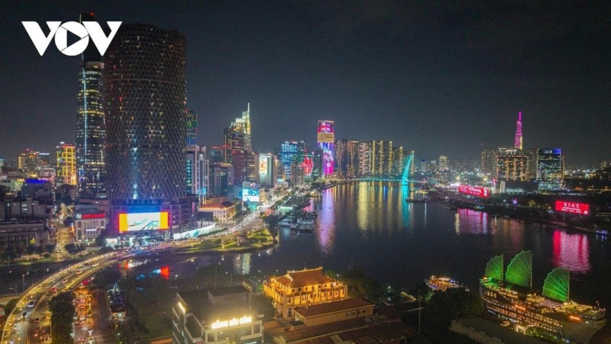 Việt Nam hoàn toàn có thể phát triển kinh tế lấy tài chính làm trụ cột lâu dài