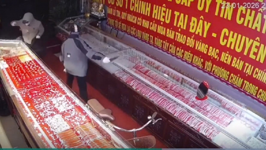 Táo tợn dùng dao cướp tiệm vàng rồi tẩu thoát ở Ninh Bình
