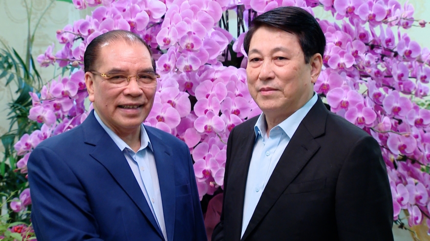 Chủ tịch nước Lương Cường chúc Tết nguyên Tổng Bí thư Nông Đức Mạnh