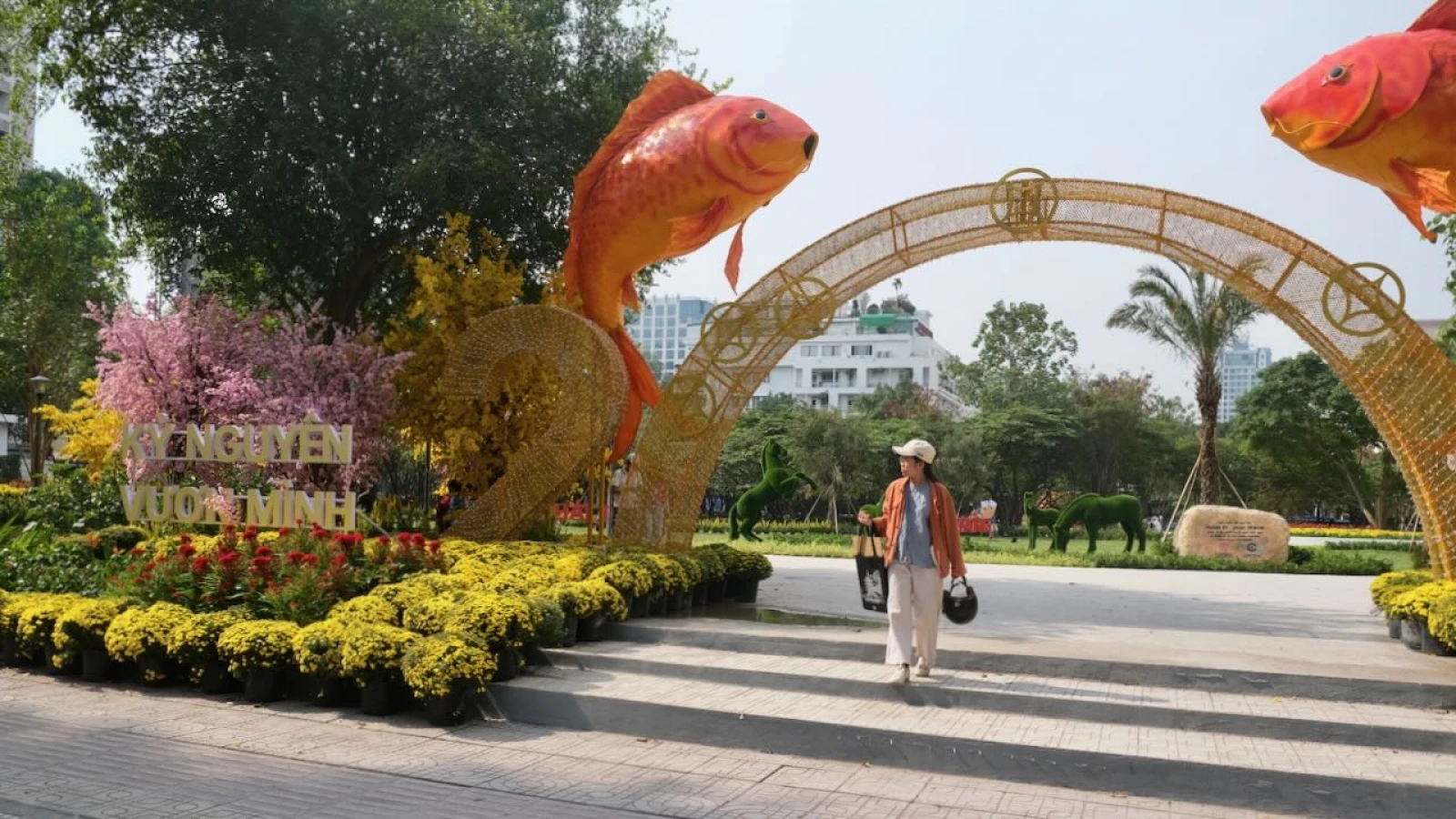 Chợ Bến Thành, Hồ Con Rùa, đất bỏ hoang "lột xác" thành công viên rực rỡ đón Tết