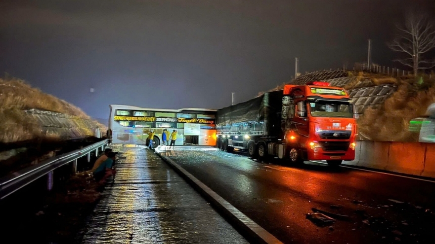 3 vụ va chạm liên tiếp trên cao tốc Phan Thiết - Dầu Giây