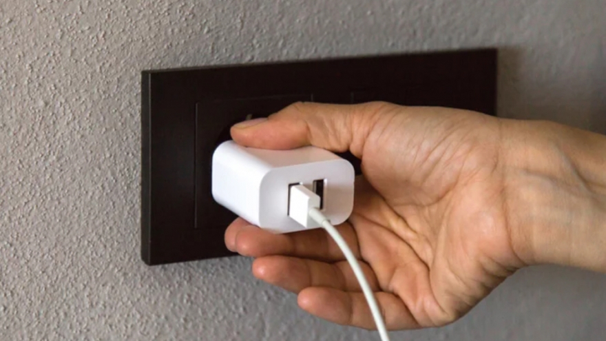 Chọn bộ sạc tưởng đơn giản nhưng nhiều người dùng gặp sai lầm phổ biến