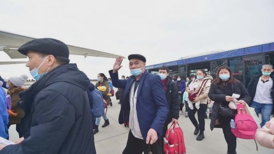 Thứ trưởng Lê Thị Thu Hằng: "Đến nơi đâu có tiếng gọi của đồng bào!"