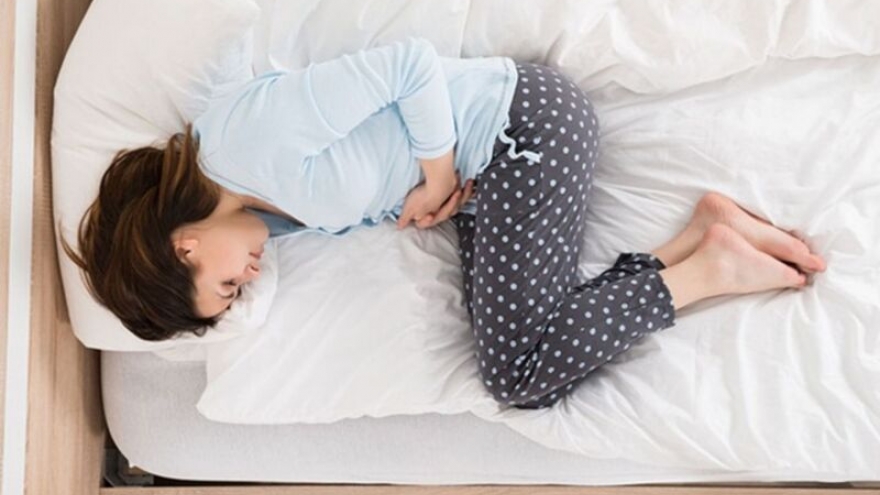 Đau bụng dữ dội mỗi khi đến kỳ kinh nguyệt, khi nào cần đi khám?