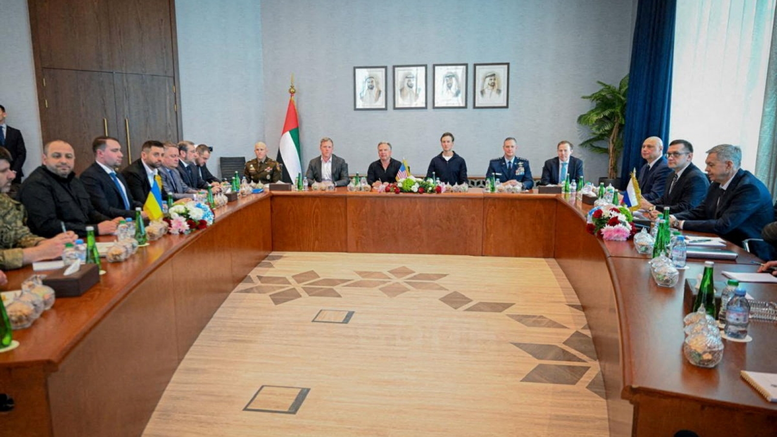 Sau nhiều tháng bế tắc, đàm phán về Ukraine tại Abu Dhabi có tiến triển mới