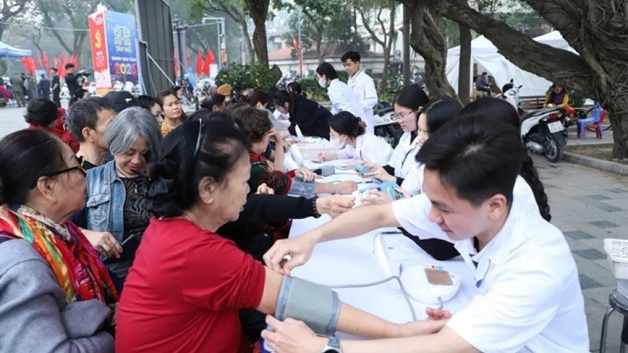 More than 1,000 elderly receive free health check-ups in Hanoi