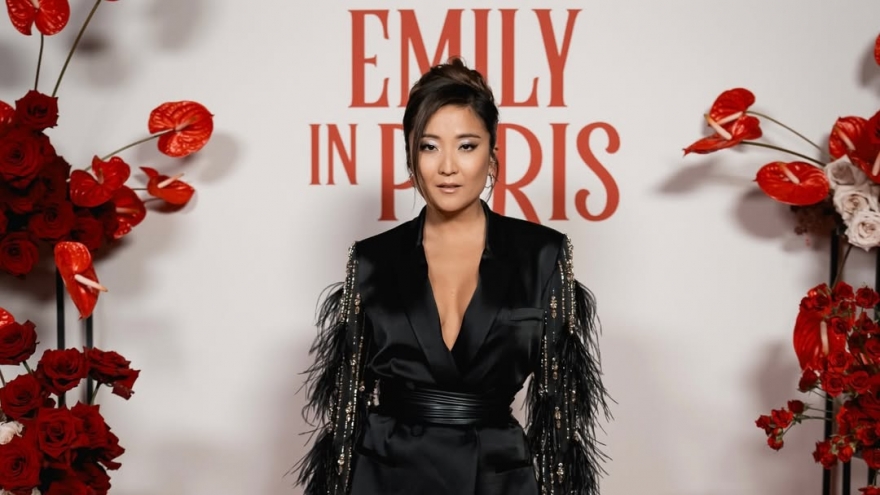 Khối tài sản của nữ diễn viên đa tài trong "Emily in Paris"