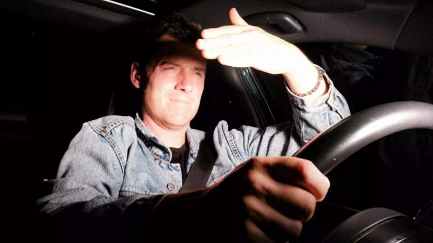 Tranh cãi vì đèn pha ô tô quá sáng