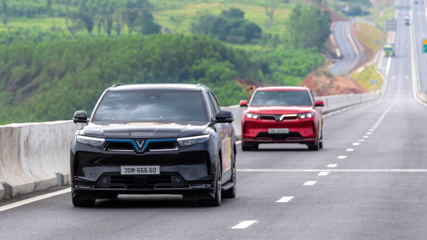 VinFast VF 9: “Ngôi nhà di động 4 khủng” cho doanh nhân giá  tương đương SUV cỡ D