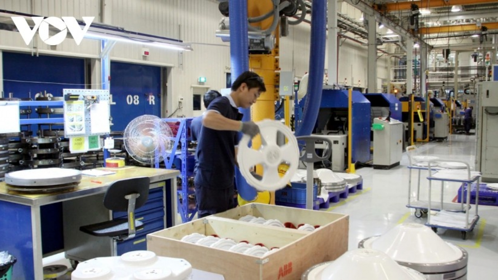 Digital and green transformation changes industrial structure