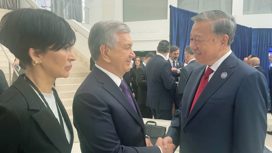 Party chief To Lam meets vs foreign leaders on sidelines of Board of Peace meeting