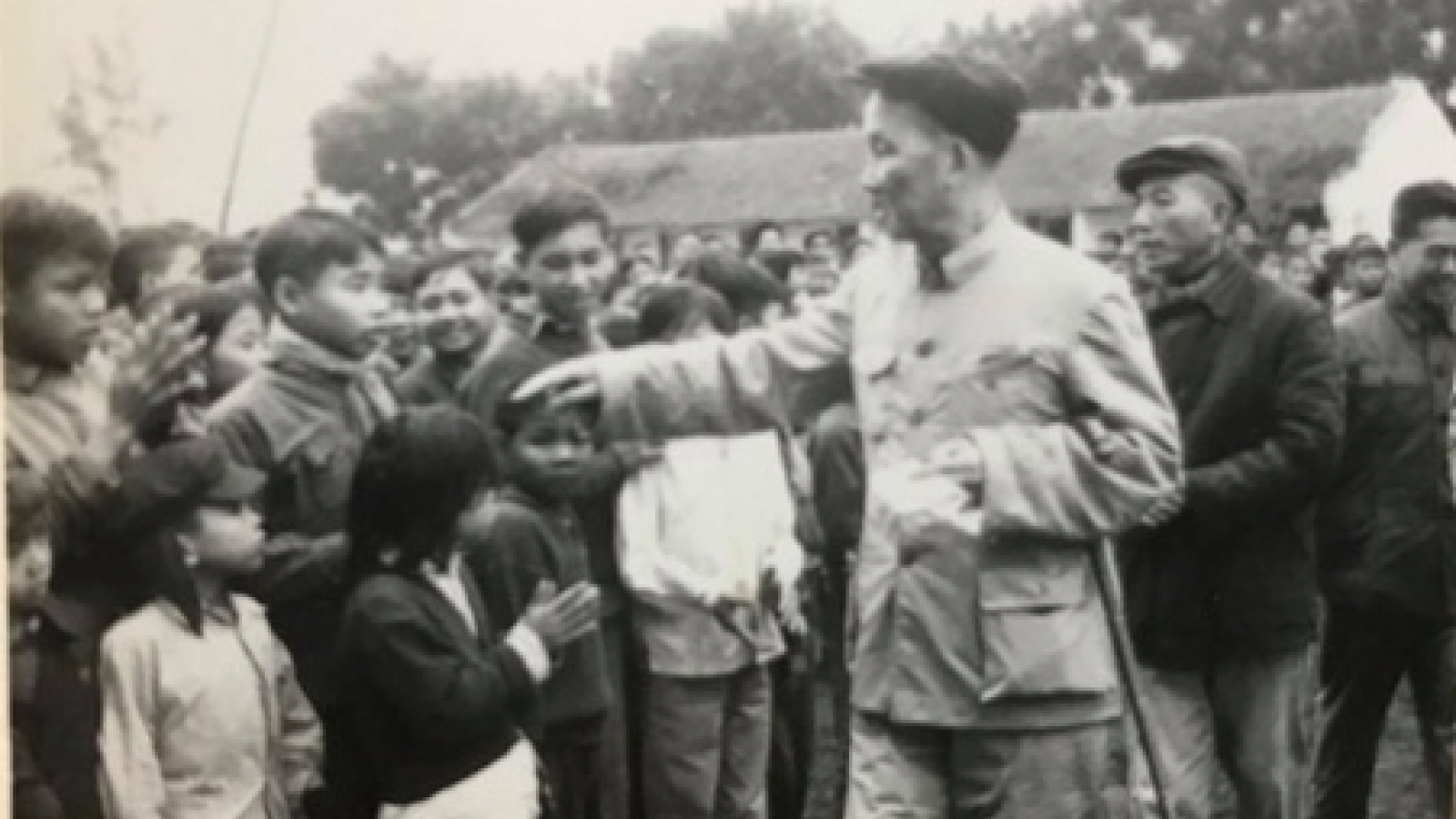 Băng tư liệu: Chủ tịch Hồ Chí Minh chúc Tết đồng bào, chiến sĩ Xuân Bính Ngọ 1966