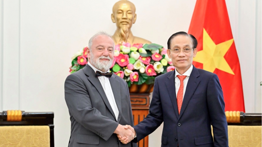 FM praises Czech Ambassador’s role in strengthening bilateral ties