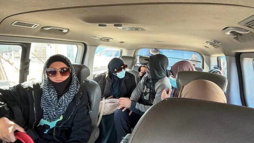 Nội bộ Australia mâu thuẫn về việc cho phép phụ nữ có liên hệ với IS về nước