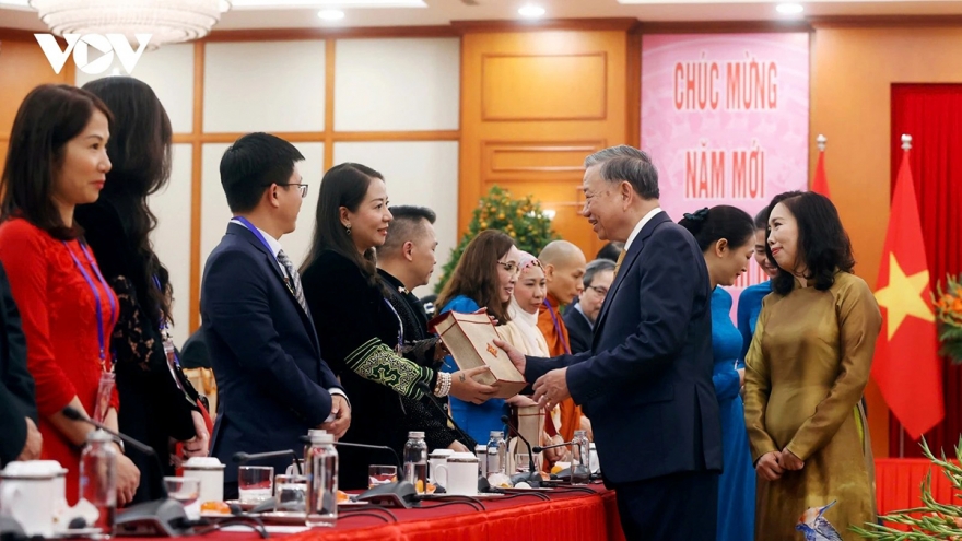 Party chief urges overseas Vietnamese to remain bridge for national development