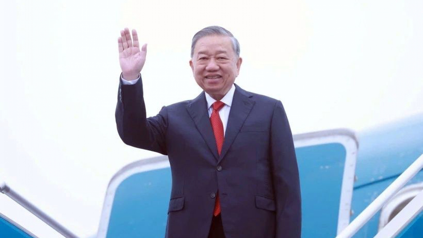 Party chief To Lam begins state visit to Cambodia