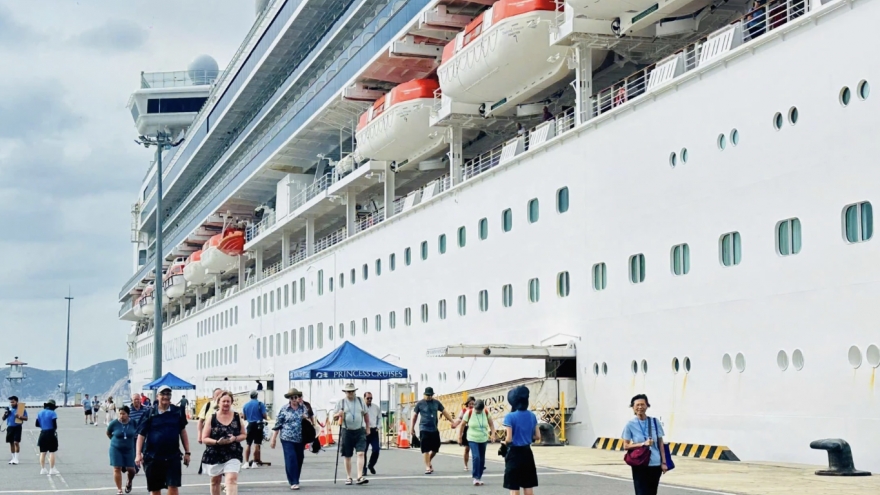 2,500 cruise passengers arrive in Khanh Hoa ahead of Lunar New Year