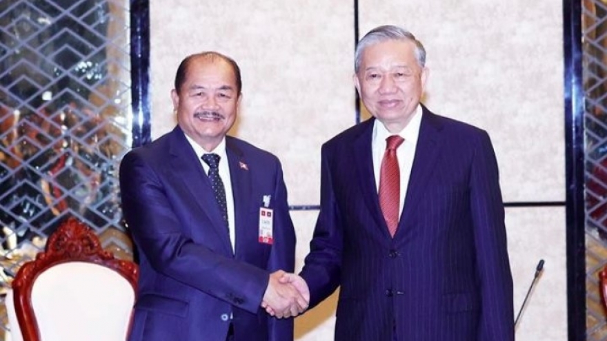 Party chief meets President of Lao Front for National Development
