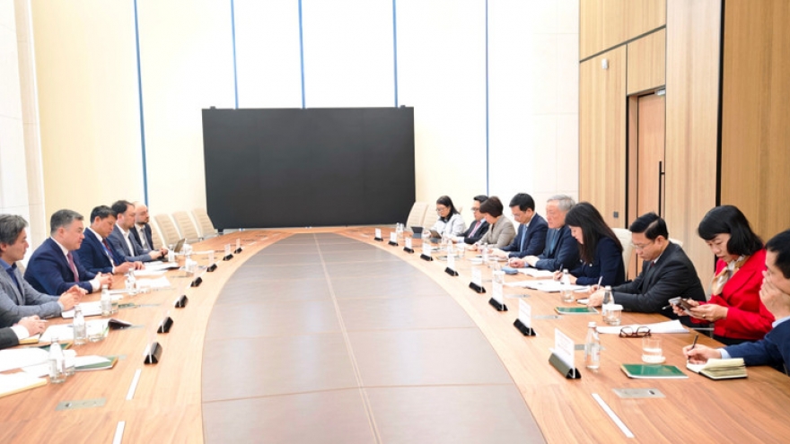 Vietnam, Kazakhstan seek to strengthen financial, monetary cooperation
