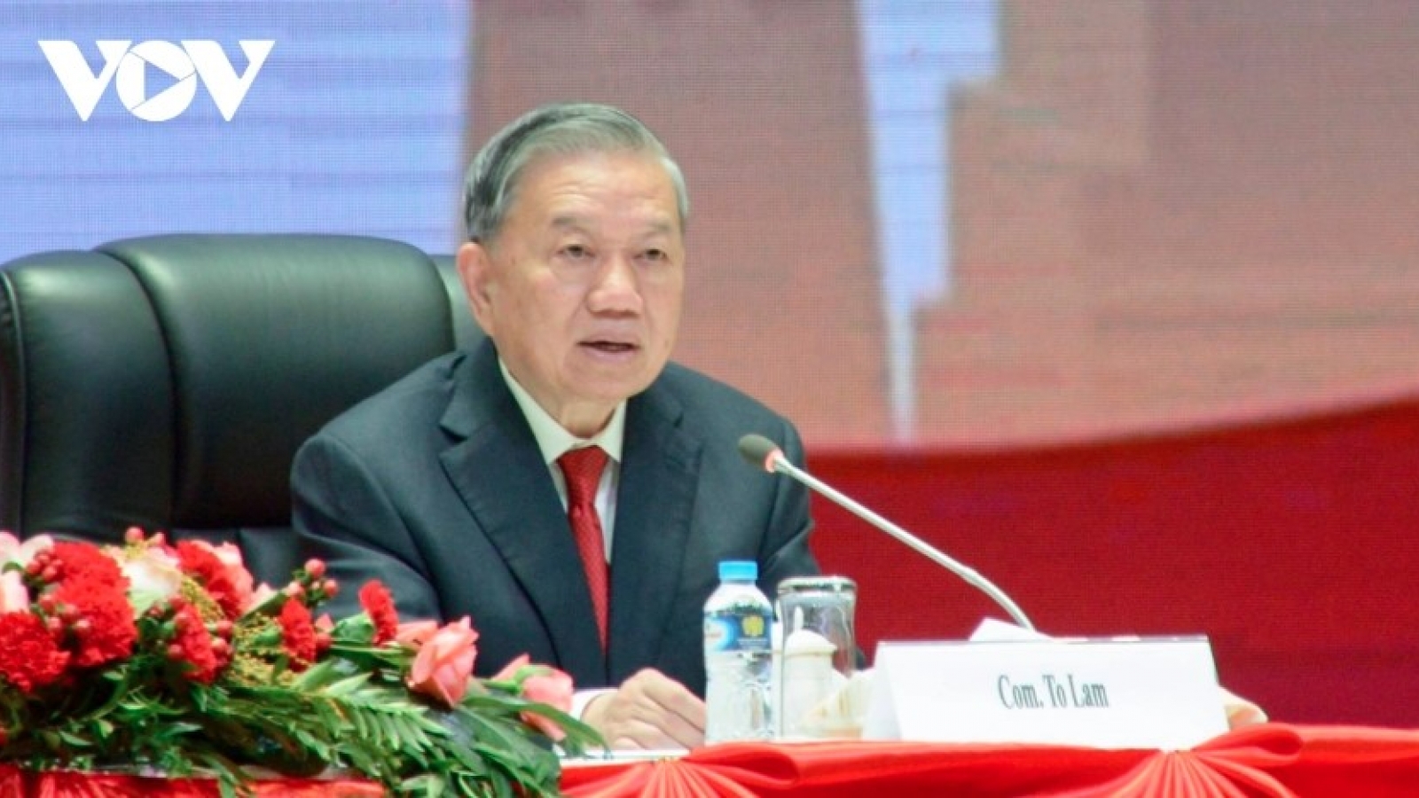 Party chief To Lam briefs Lao leaders on outcomes of 14th National Party Congress