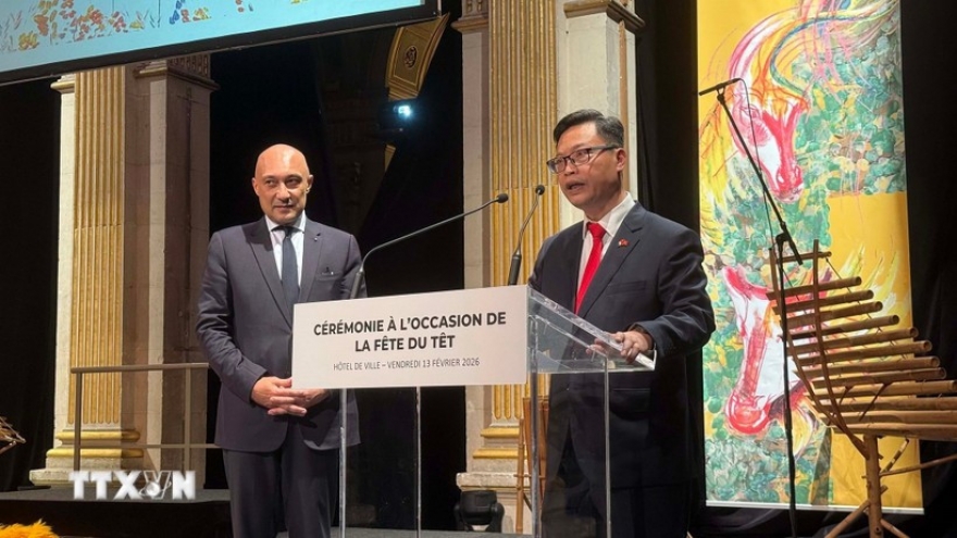 Vietnamese Tet celebrated at City Hall in Paris
