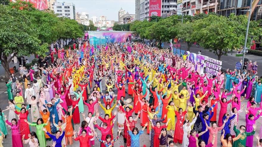 Thousands to join Vietnam Ao Dai Week for International Women's Day celebration