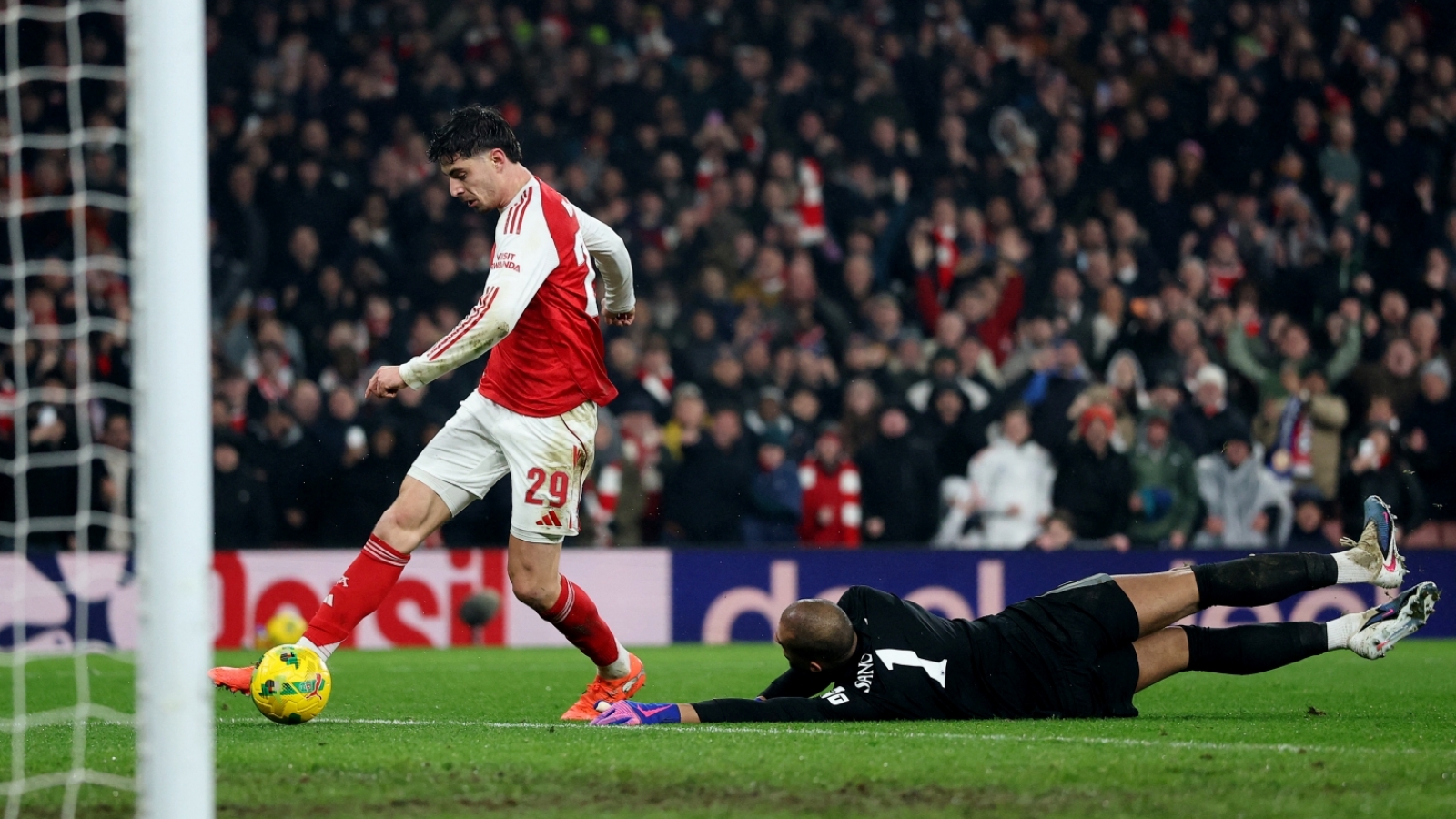 Hạ gục Chelsea, Arsenal vào chung kết League Cup 2025/2026