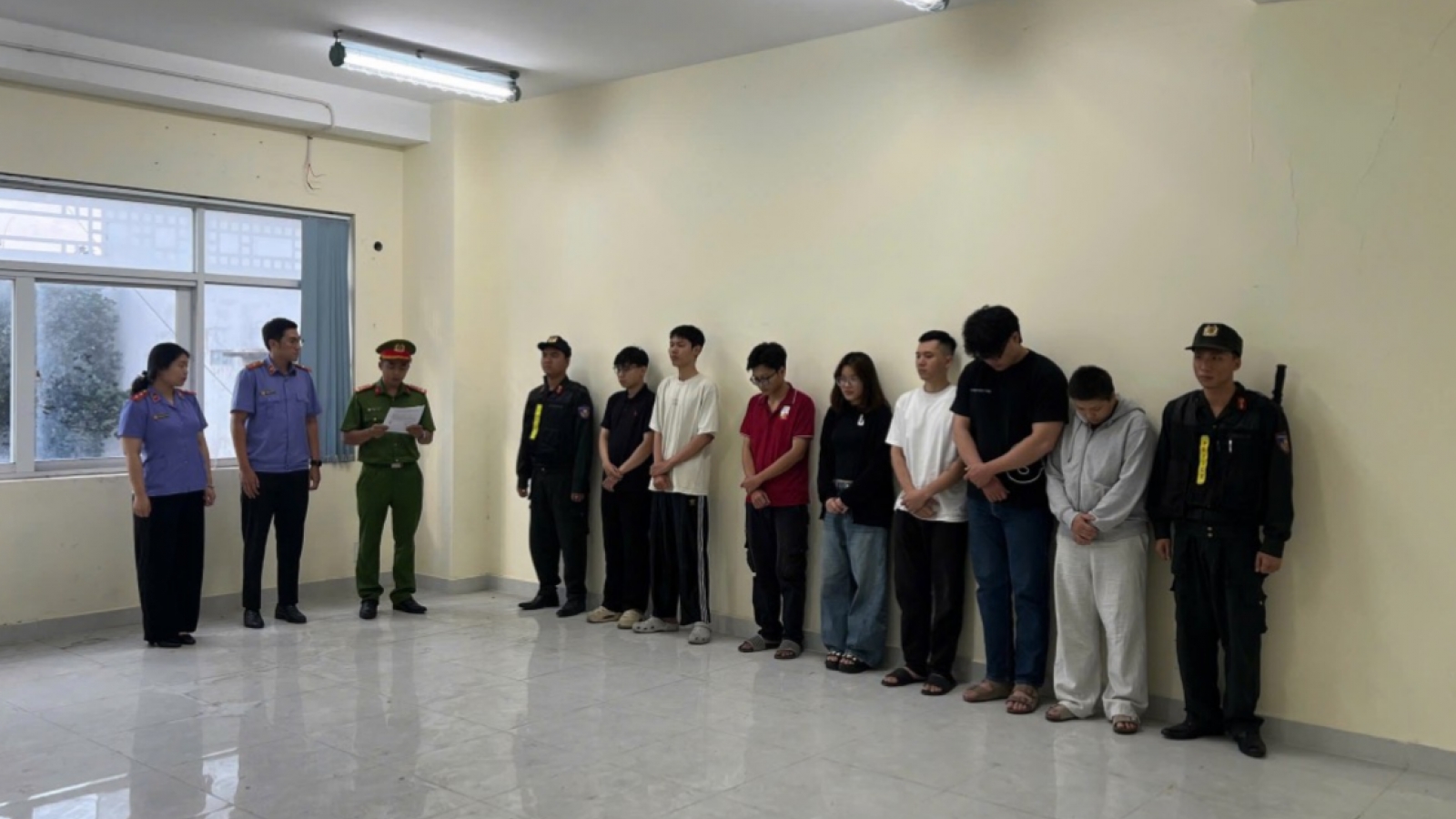 Triệt phá đường dây buôn bán thuốc lá điện tử quy mô lớn, doanh thu hàng tỷ đồng