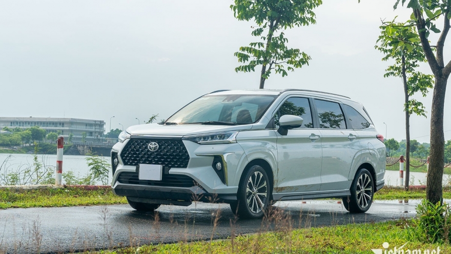 Pre-Tet auto market heats up as carmakers slash prices to clear inventory