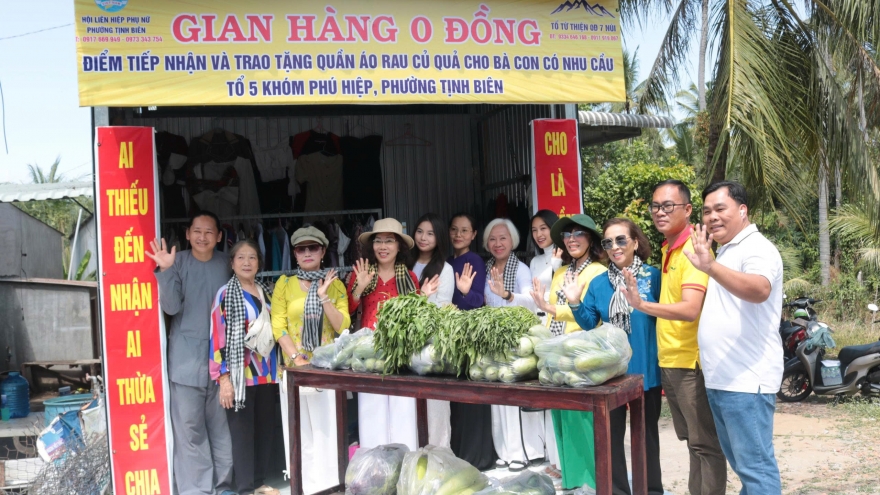 An Giang: Ra mắt mô hình “Gian hàng 0 đồng” và trao nhà tình thương
