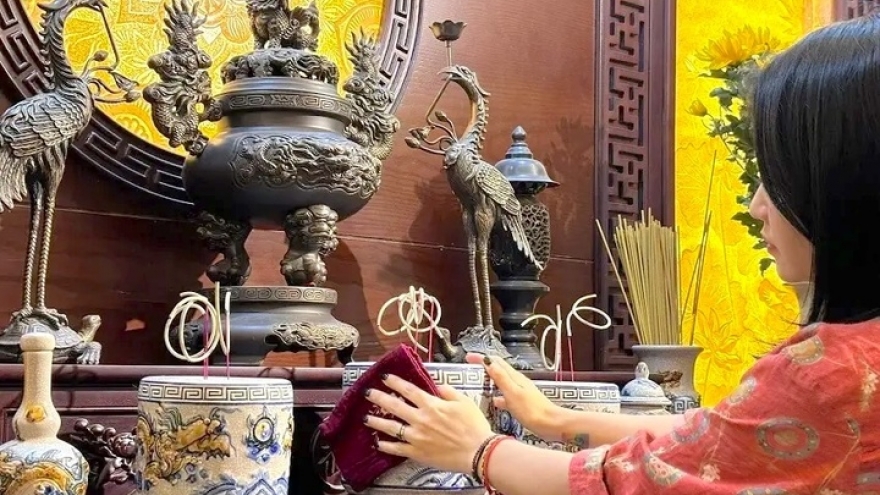 Những điều kiêng kỵ khi lau dọn bàn thờ cuối năm