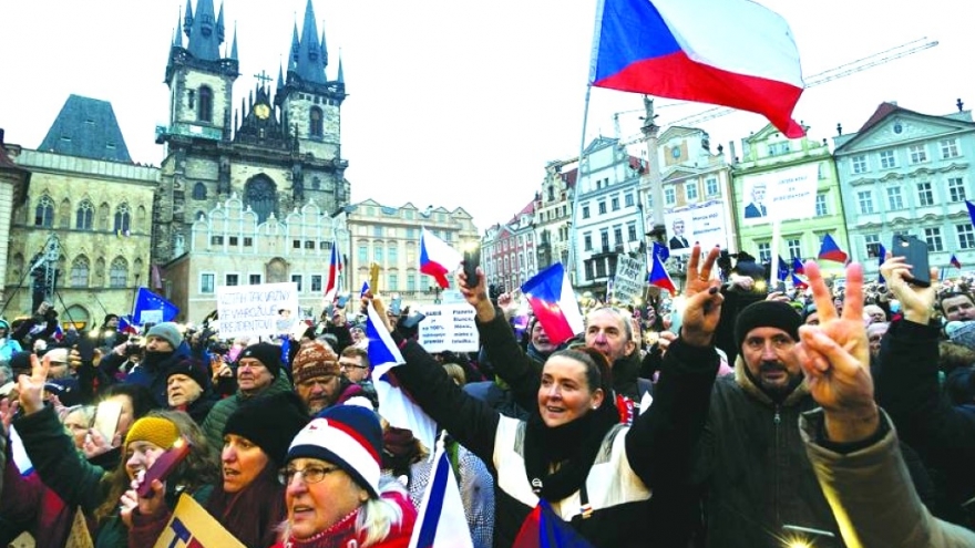 Biểu tình quy mô lớn tại Séc trong bối cảnh khủng hoảng chính trị