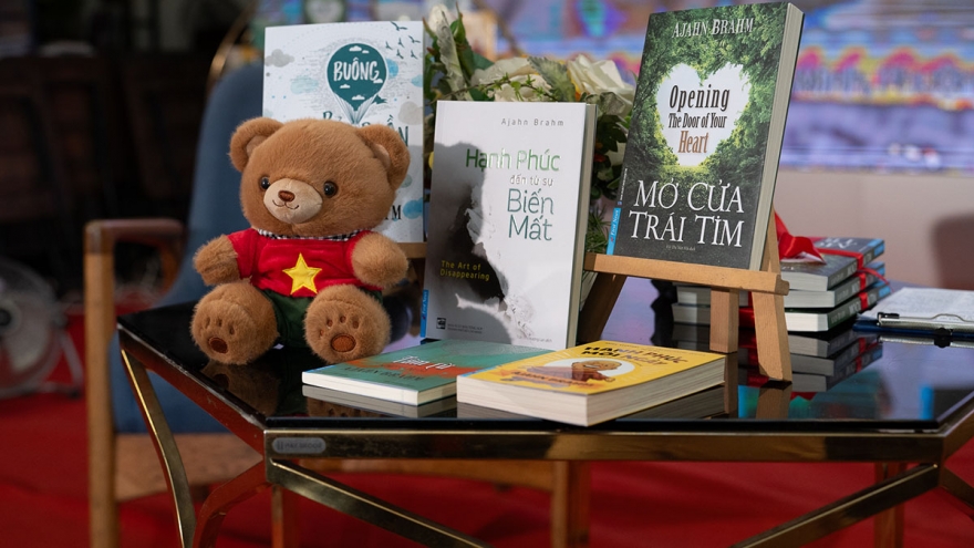 Thiền sư Ajahn Brahm lần đầu giao lưu cùng độc giả Việt Nam