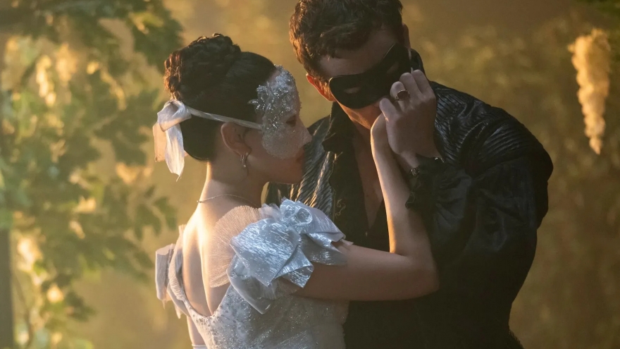 Yerin Ha gây chú ý với vai “Lọ Lem” mới trong Bridgerton 4